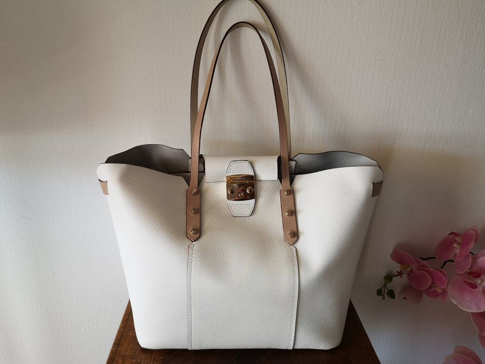 Sac à Main Furla Authentique En Cuir Noir - Porté épaule, Bon état Général - Occasion