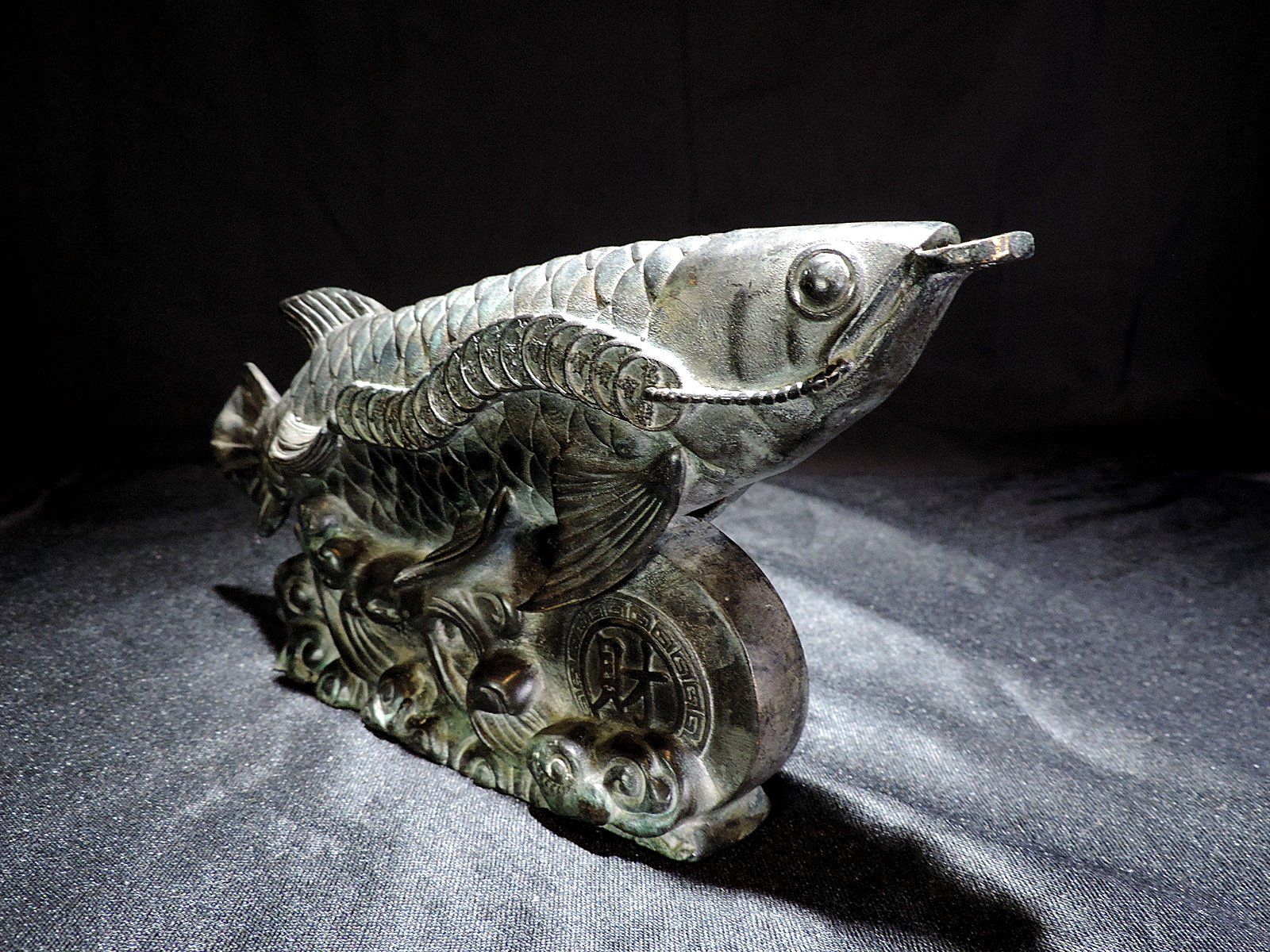 Statuette: Feng Shui Glücksfisch Statue, Drachenfisch aus Bronze – Usato da Duggingen venduto da roterbambus 1