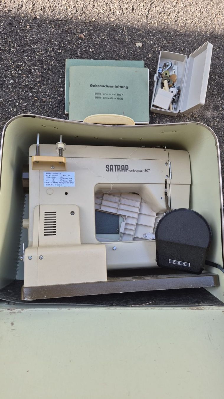 Nähmaschinen: SATRAP Nähmaschine Universal 807 mit Koffer – Gebraucht aus Egerkingen von Pascal.FL