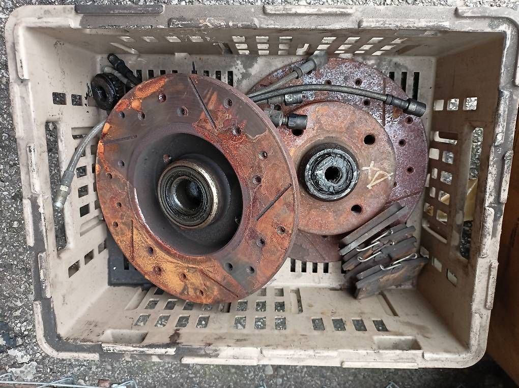 Tutti pezzi di ricambio auto: Kit freni post VW Golf 2 – Usato da Bironico venduto da aut_v8ks