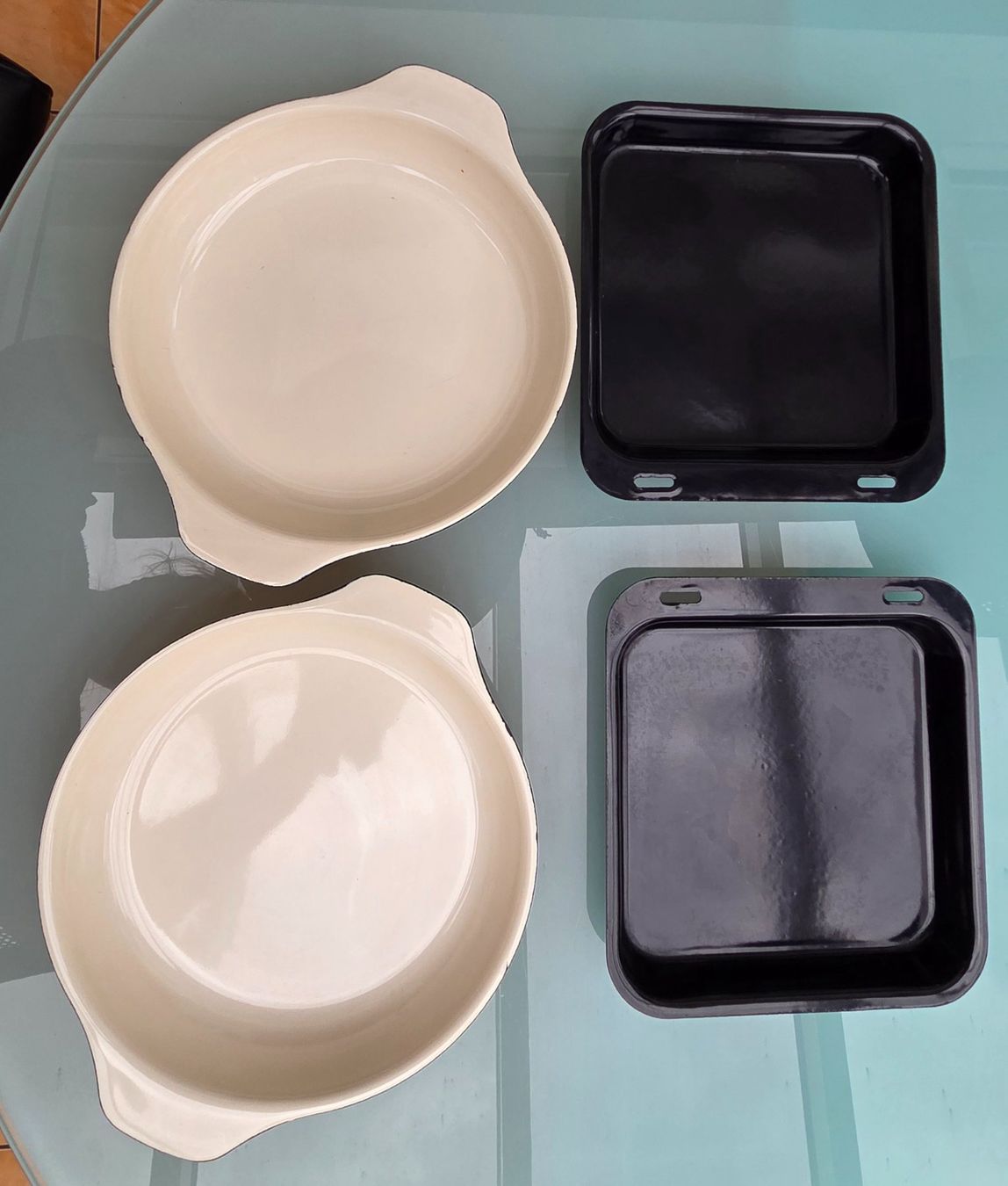 Teglie da forno: 2er Set: Runde Backform + 2 kleine Backbleche, Top Zustand! – Usato da Pratteln venduto da Barfuss999