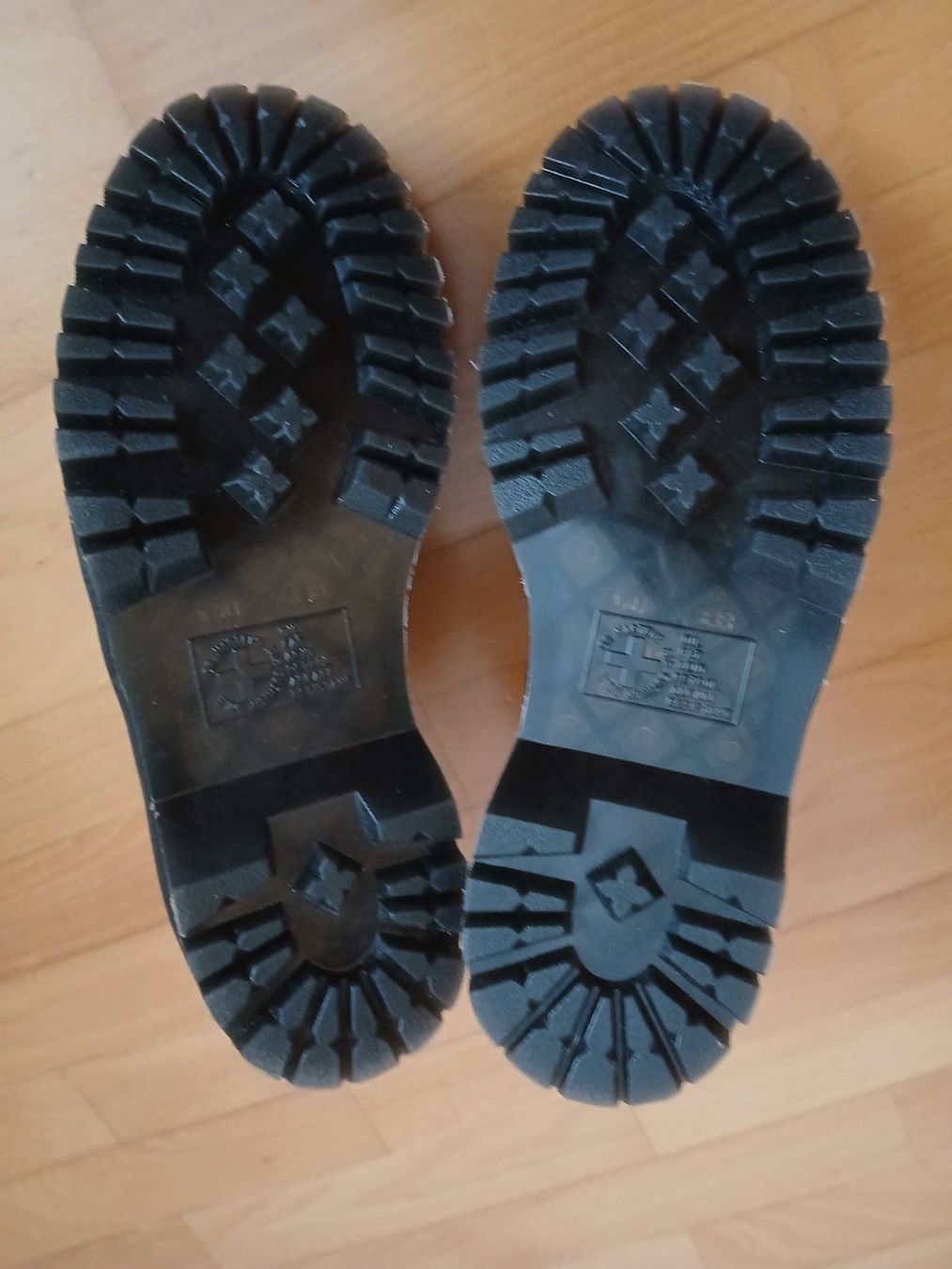 Dr. Martens Scarpe da uomo: Doc Martens Schuhe schwarz Gr. 41 – Usato da Montlingen venduto da Mabesi 3