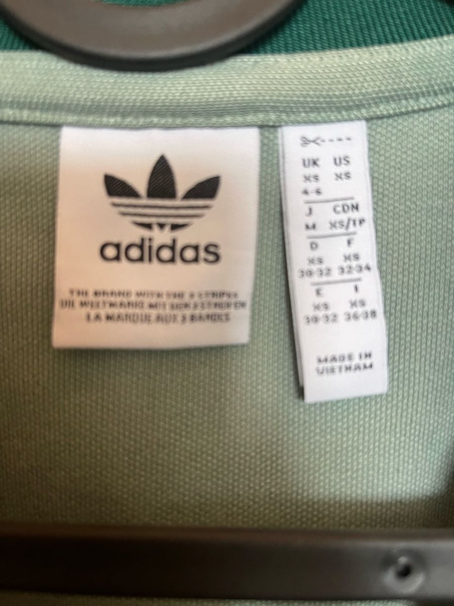 Adidas Giacche: Adidas Trainerjacke Damen XS – Usato da Fehraltorf venduto da fusill 2
