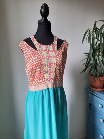 Boho - Kleid - mit Stickerei - Gr. L - aus San Francisco