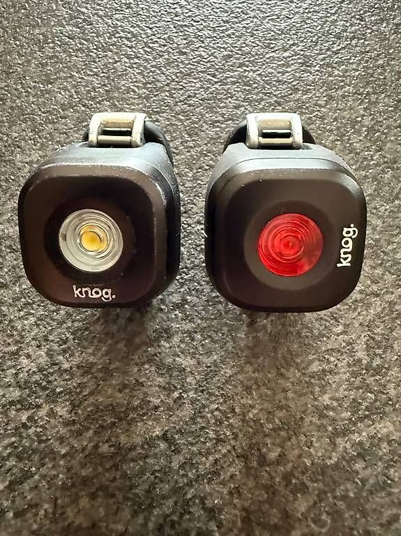 Pezzi di ricambio: Knog Blinder Mini Dot Vorderlicht - Schwarz Set – Usato da Muttenz venduto da Fantom03