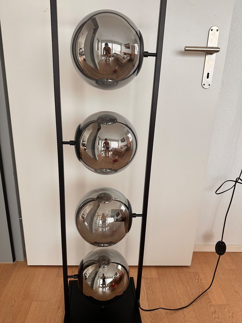 Livique Lampade: Moderne Stehlampe mit Spiegelkugeln – Usato da zürich venduto da selavi01