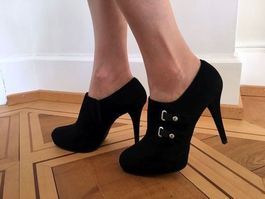 Schwarze Wildleder Pumps - Fabrikneu !!!
