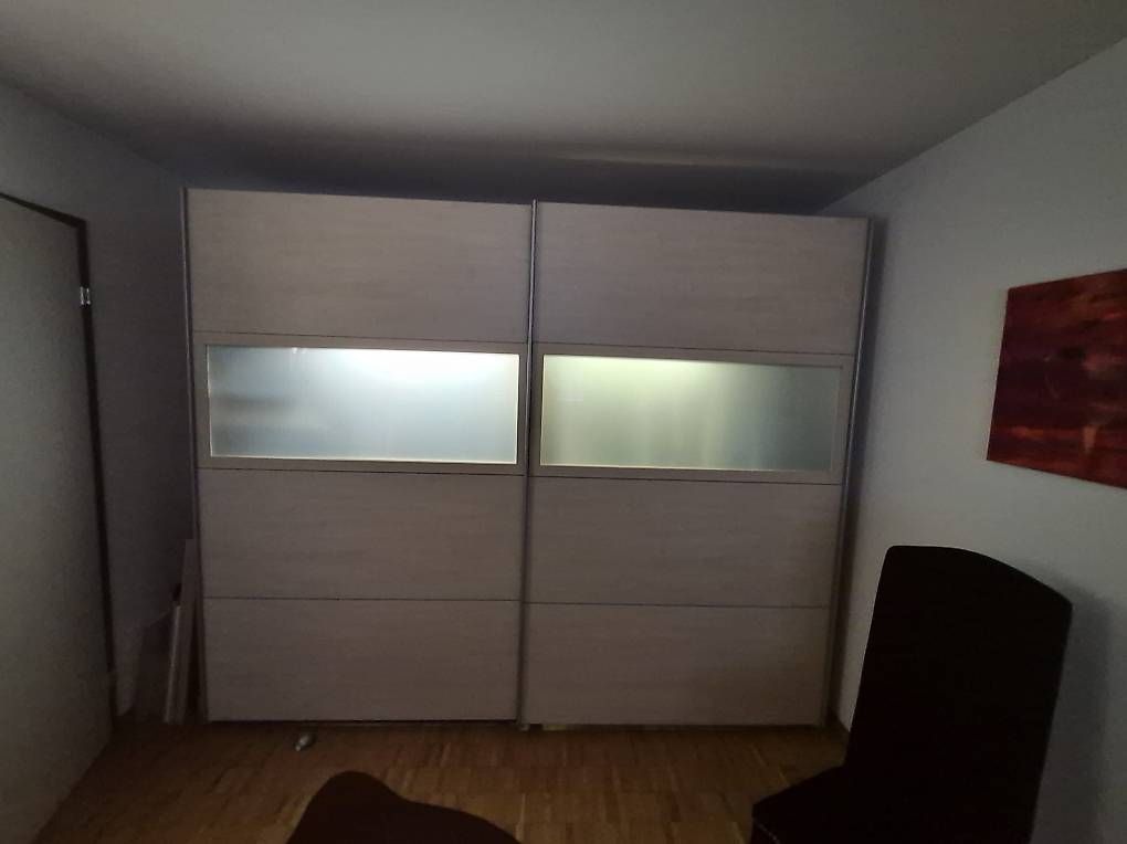 Armadi: Kleiderschrank mit Beleuchtung  – Usato da Othmarsingen venduto da zoe_8g5n 1