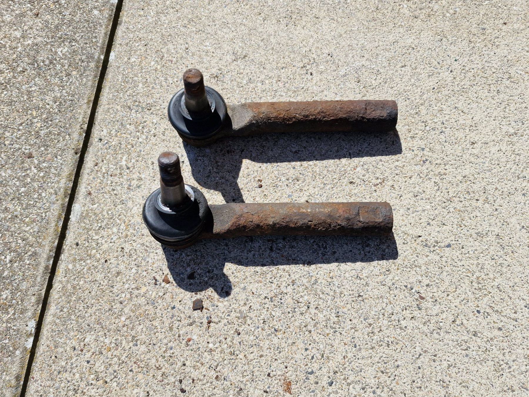 Tutti pezzi di ricambio auto: Spurstangenkopf Set - Steering Tie Rod End - WRX STI – Usato da Buchrain venduto da Sssschaller 6