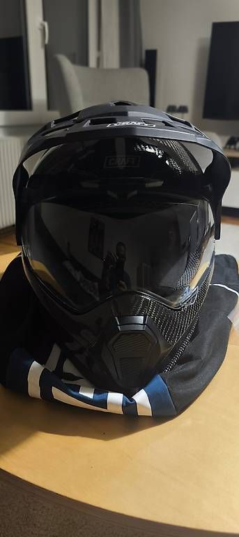 Caschi & visiere: Casque moto en carbone – Usato da Corsier-sur-Vevey venduto da soa_8ktg 3