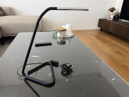 Moderne LED Schreibtischlampe