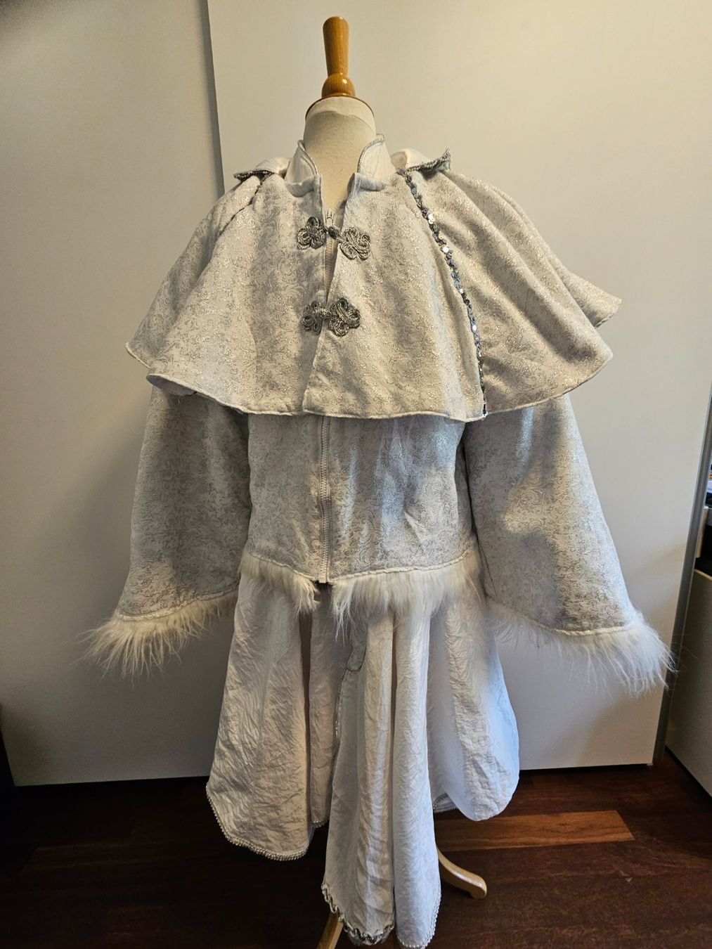 Costumi: Fasnachtskleid - mehrteilig - Gr. 36/38 - "Schneeflocke" – Usato da Horw venduto da Irenes72 2