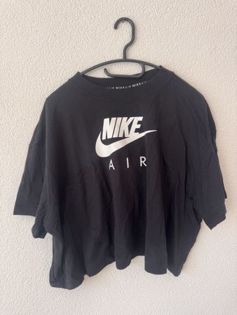 Nike T-shirt
