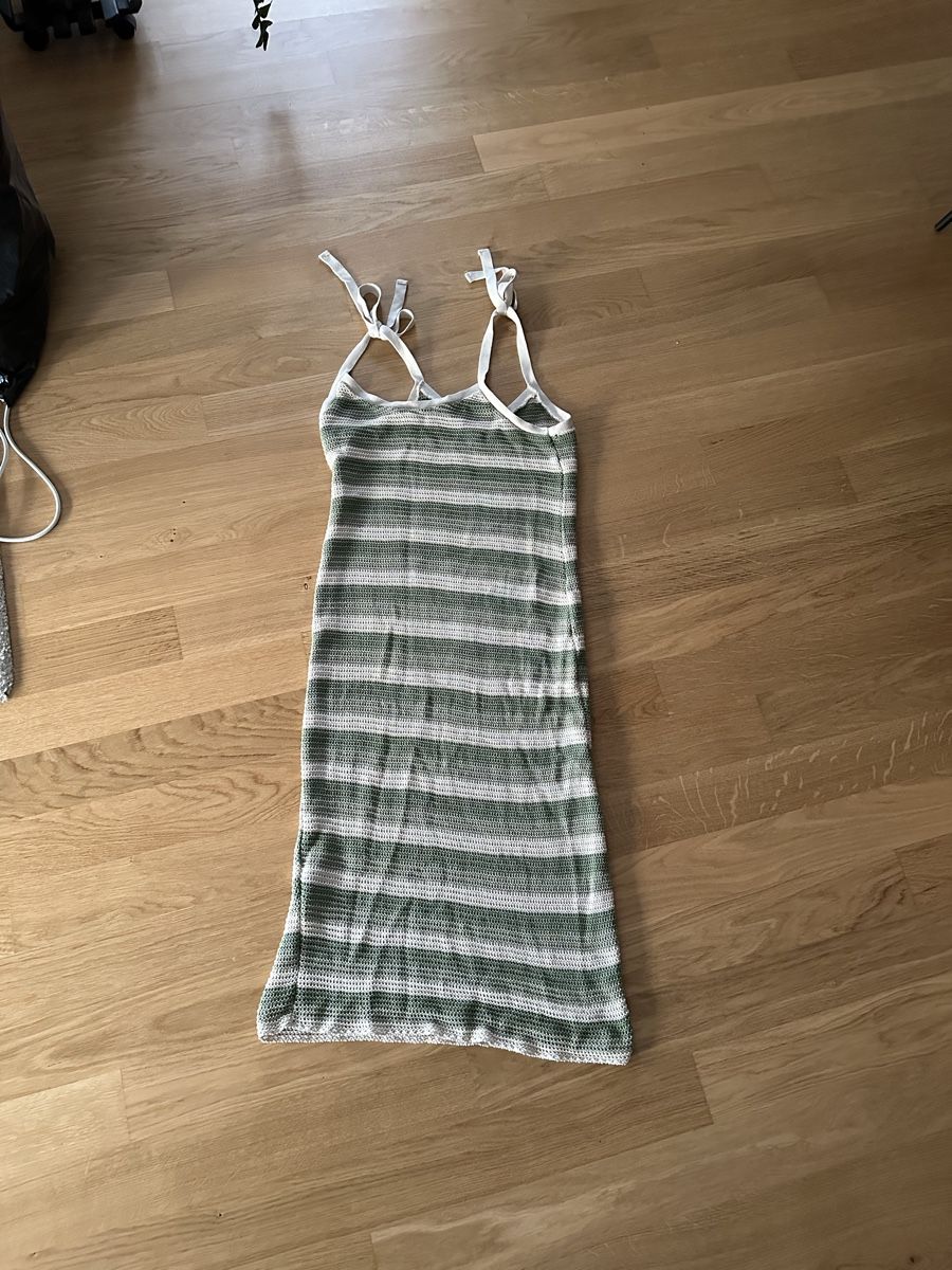 Kleider: About You Kleid, Grösse 3XL, gestreift – Neu (gemäss Beschreibung) aus Ebikon von Ecnerolf. 1