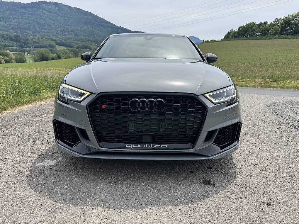 Autos: Audi RS3  – D'occasion à St-Légier-Chiésaz par jul_9gj2