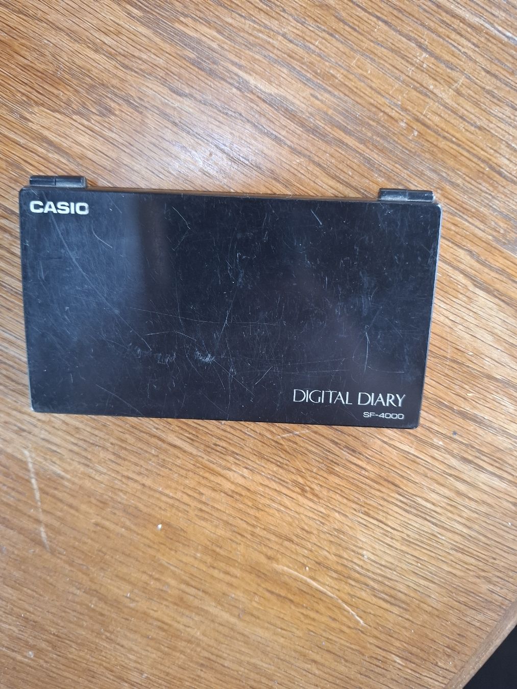 Casio Palmari: Vintage Casio SF-4000 Digital Diary aus den 80ern – Usato da Hunzenschwil venduto da Hardrock6 1