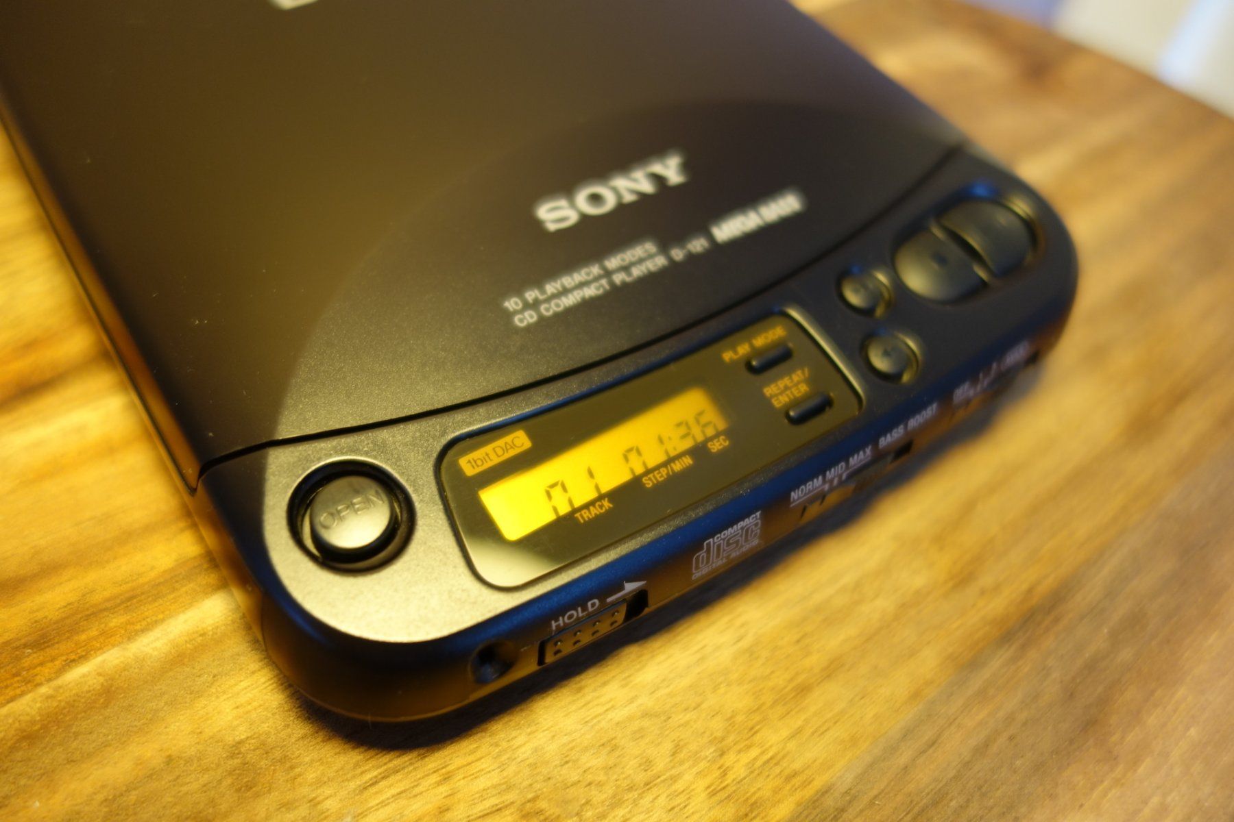 Sony Lettore multimediale portatile: Sony Discman D-121 – Usato da Bern venduto da Phandora 2