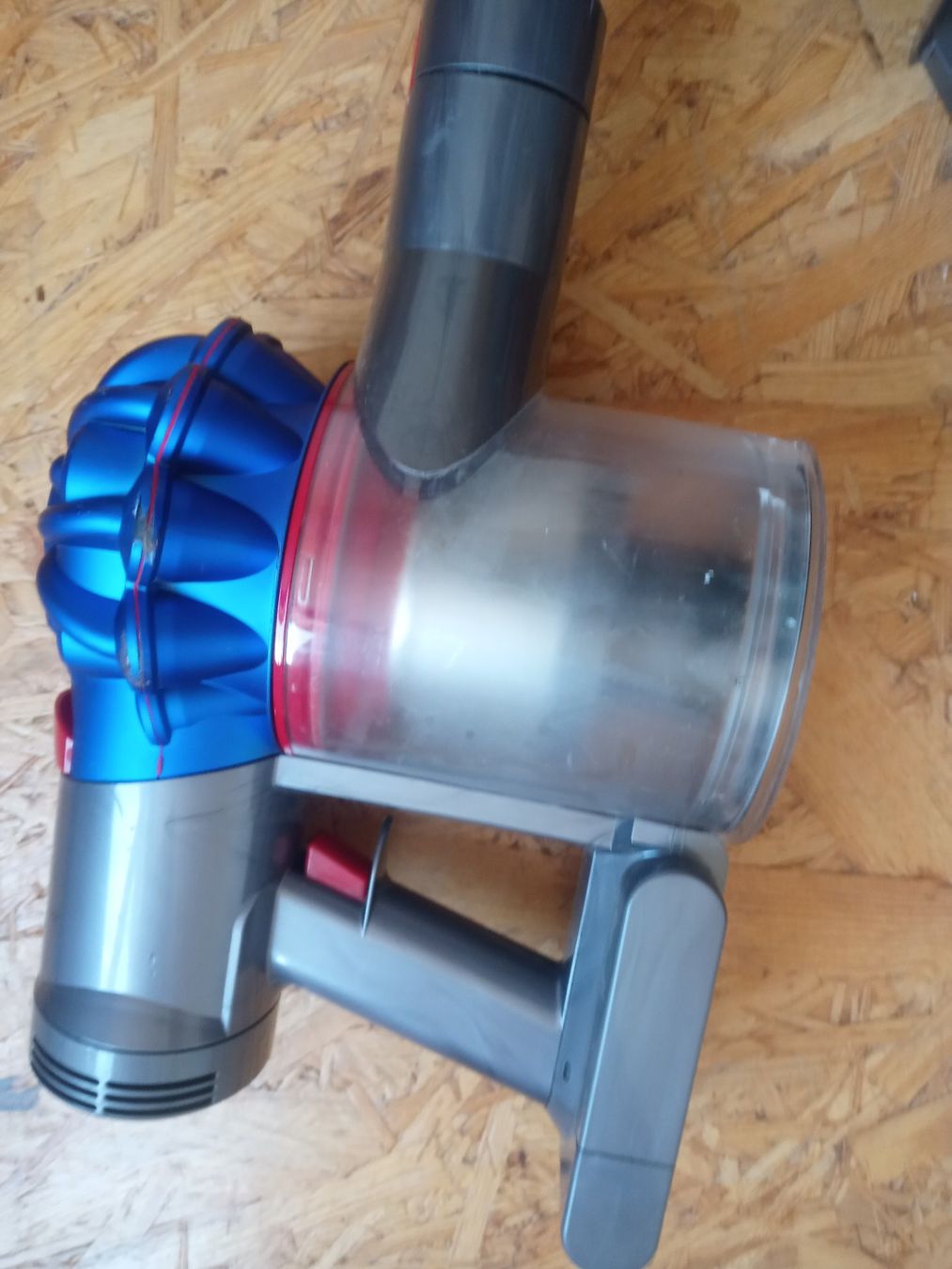 Dyson Staubsauger & Zubehör: Handstaubsauger Dyson V7 – Gebraucht aus Prez-vers-Siviriez von Monija70 6