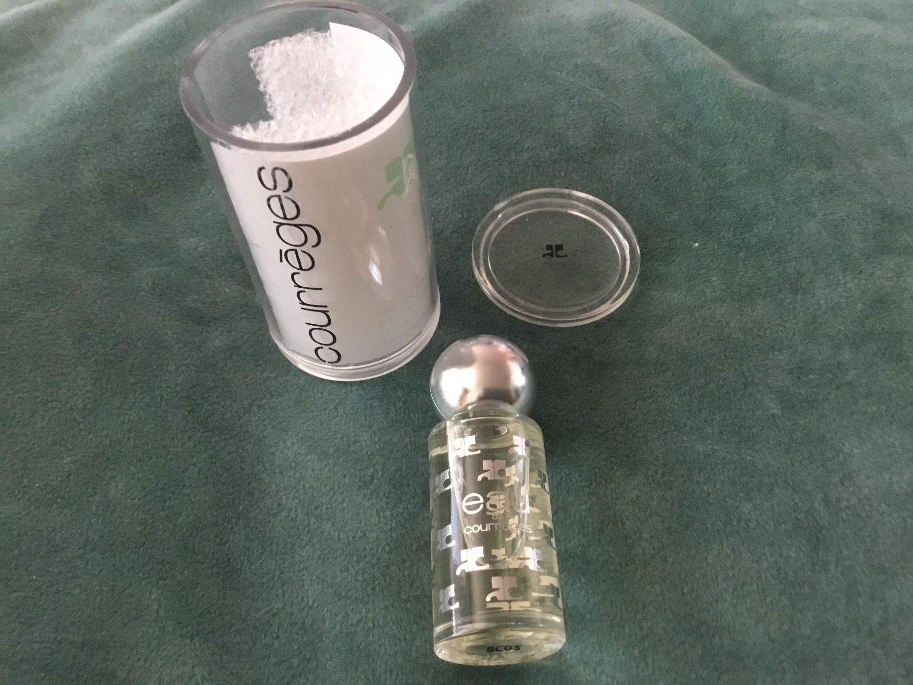 Profumi & Eau de Toilette: Eau de Courreges miniature de collection – Nuovo e nell'imballaggio originale da Le Landeron venduto da nic_8hd5