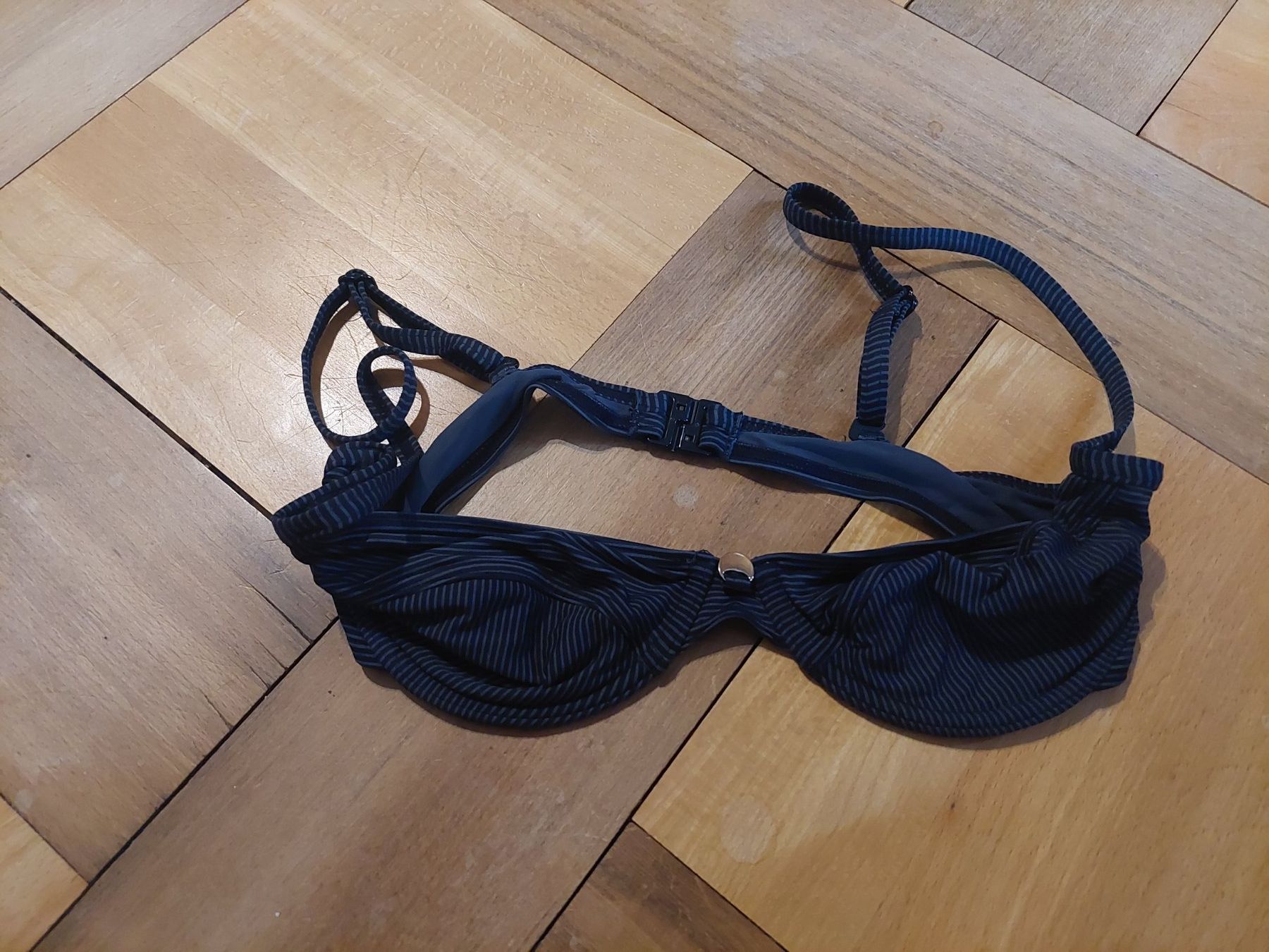 Esprit Maillots de bain & Bikinis: Esprit Bikini Top 36 B – D'occasion à Beckenried par Havacola