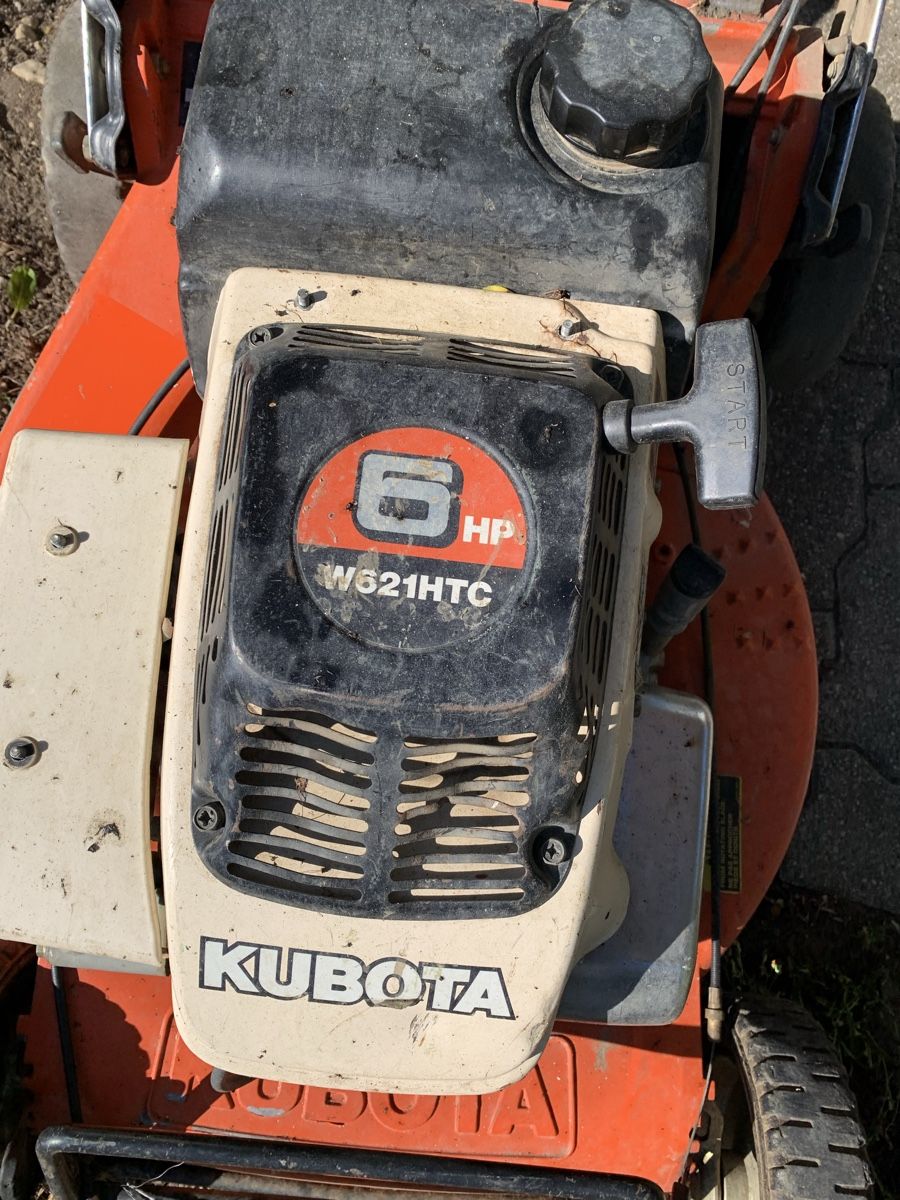 Kubota Tondeuses à gazon: Kubota Rasenmäher WS21HTC – Défectueux à Liestal par num_xp75 1
