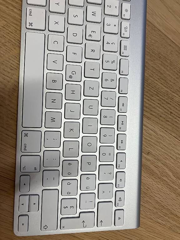 Apple Claviers: Apple Keyboard Bluetooth Tastatur CH – D'occasion à Chur par Fein-Geist 2
