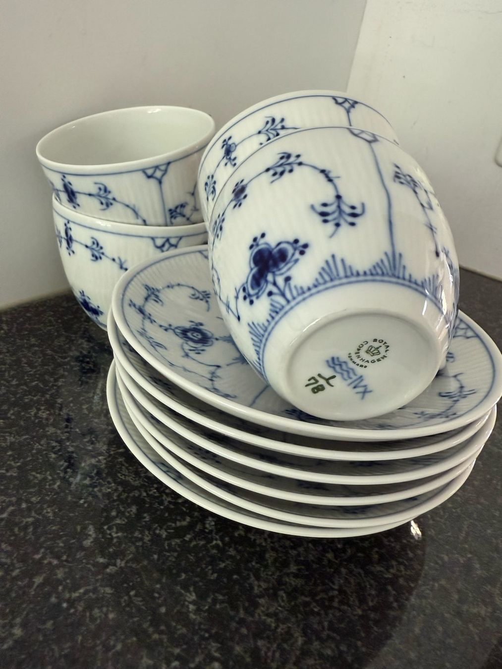 Royal Copenhagen Set di piatti: Royal Coppenhagen Kaffeetassen mit Unterteller – Usato da Schaan venduto da ali_km9b 1