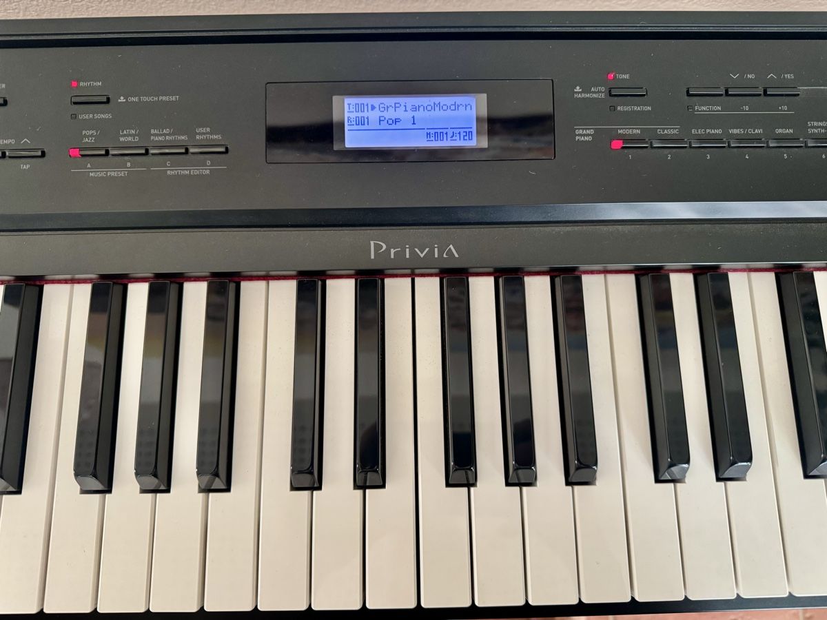 Casio Musikinstrumente: Digital Piano Casio Privia PX-330BK – Gebraucht aus Luzern von lucybrown 1