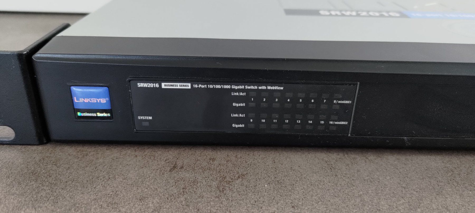 Linksys Hubs & Switches: Linksys SRW2016 16 +2 Port Gigabit Managed Switch – Gebraucht aus Aristau von  2
