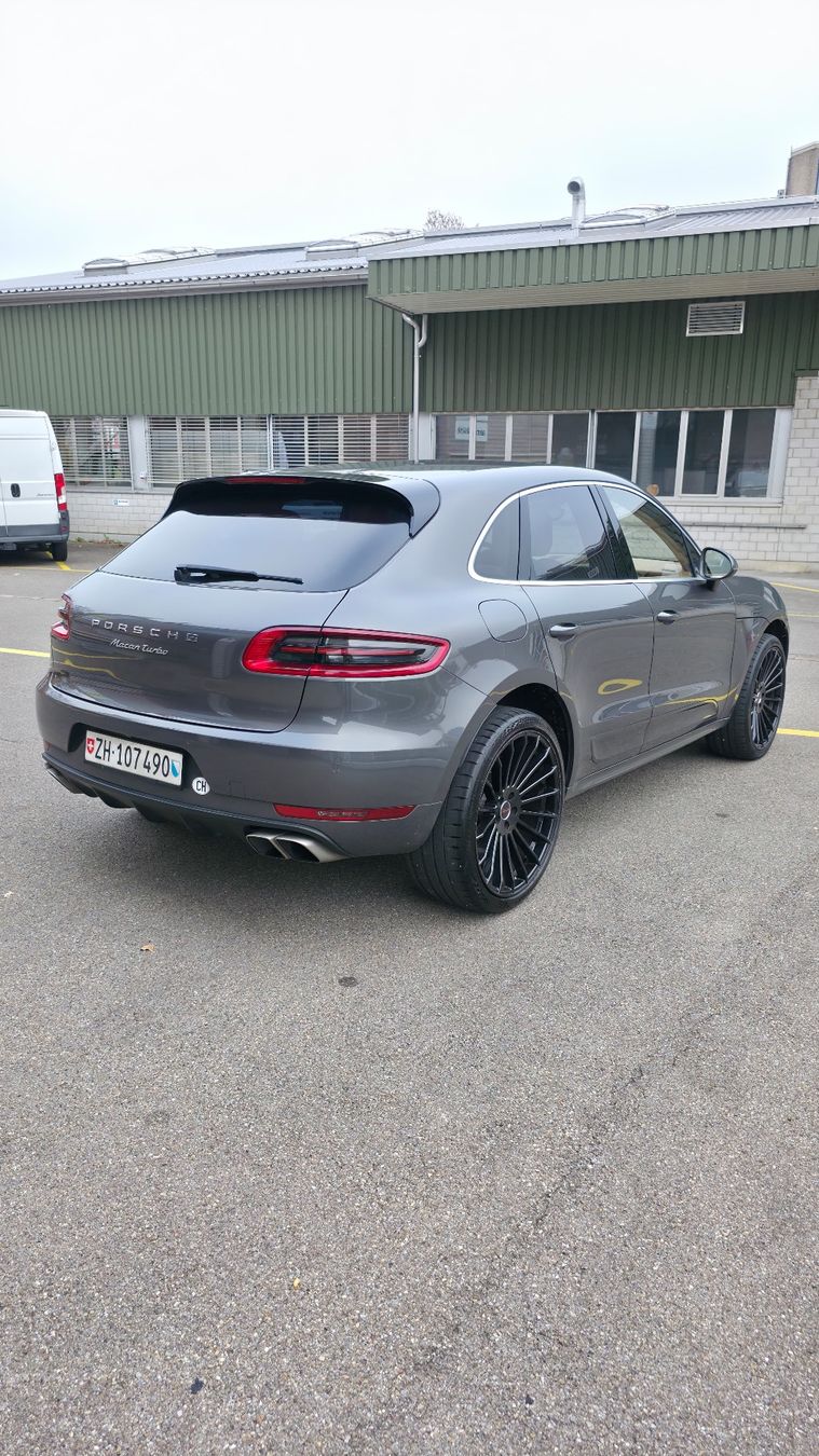 Porsche Automobili: Porsche Macan Turbo – Usato da Dübendorf venduto da raaadi 5