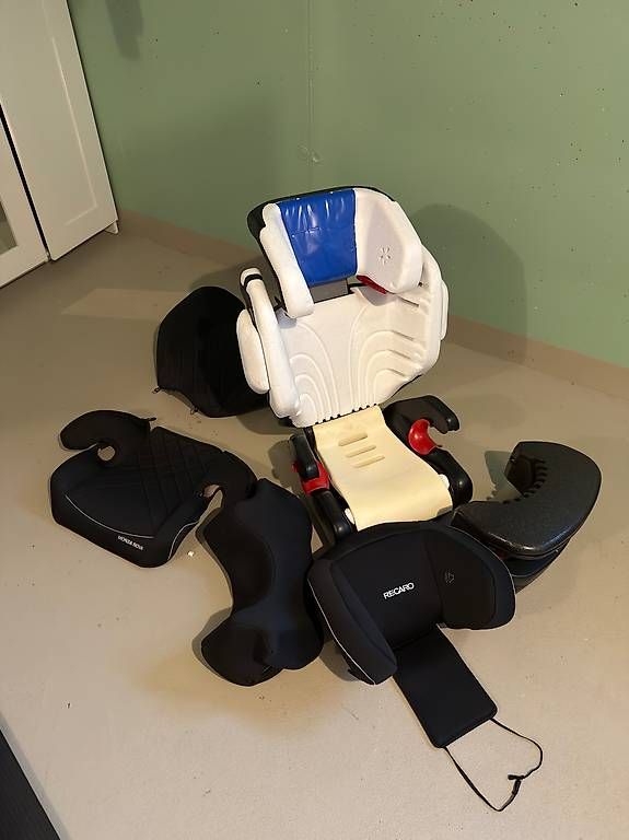Seggiolini per auto: Kindersitz RECARO Monza Nova IS Seatfix – Usato da Muri AG venduto da Smn 4