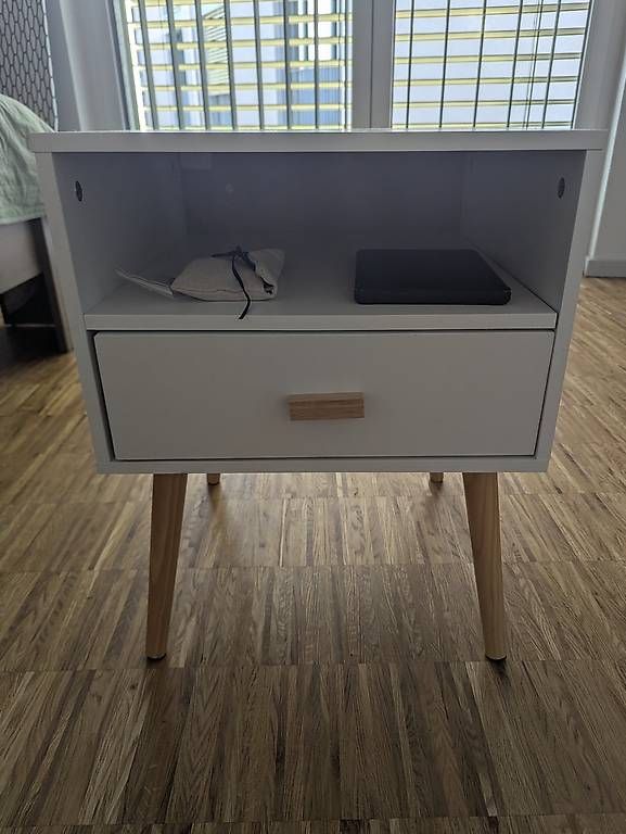 Tables de nuit: Nachttisch / Bed commode – D'occasion à Zürich par Spyros