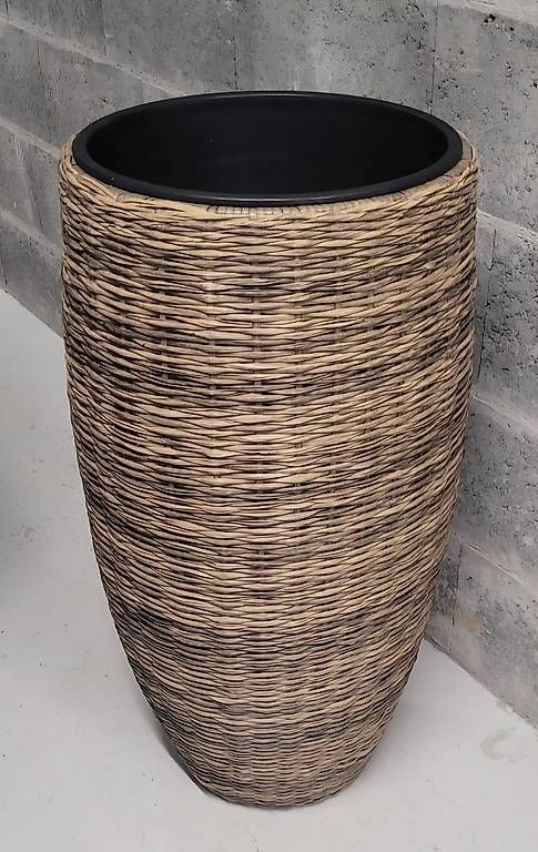 Vasi per fiori: Grand pot en osier – Usato da Cugy VD venduto da deb_7ln6