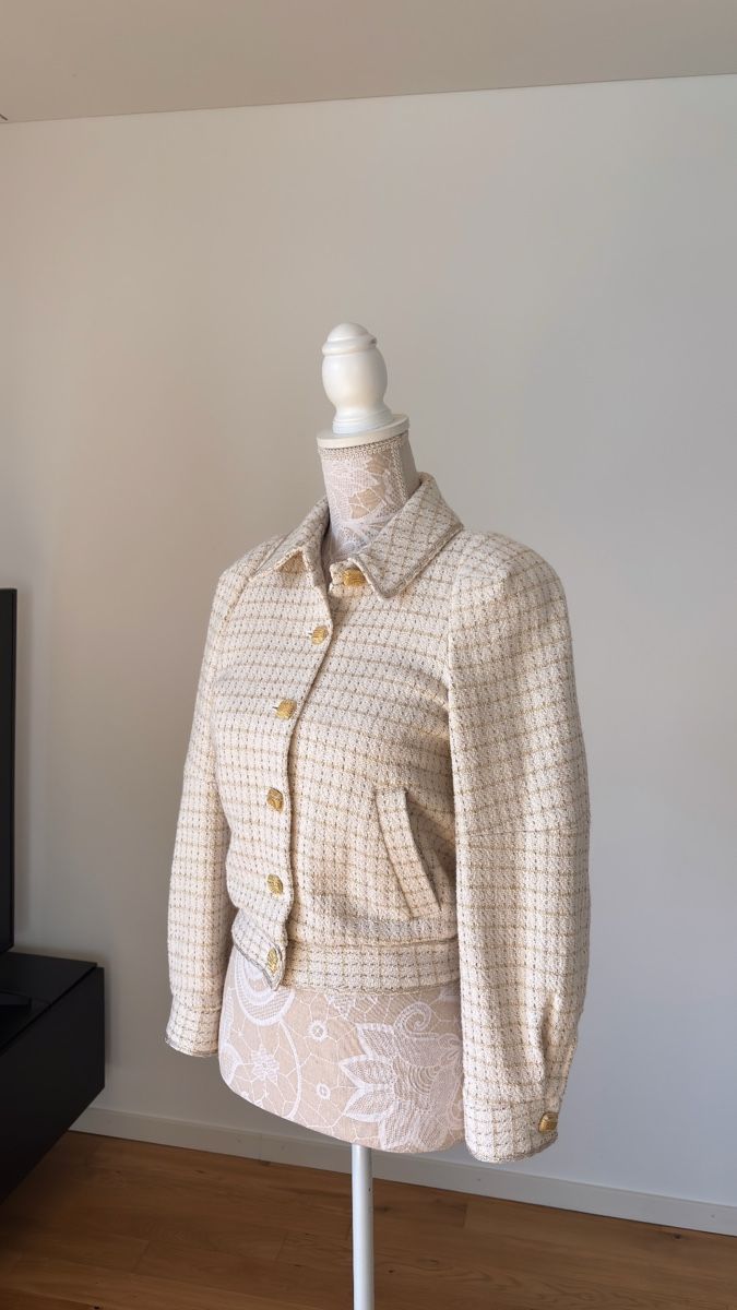 Ba&Sh Vestes: Elegante Tweed Jacke von Ba&sh – Neuf (Voir description) à Ramsen par Myclothesforu