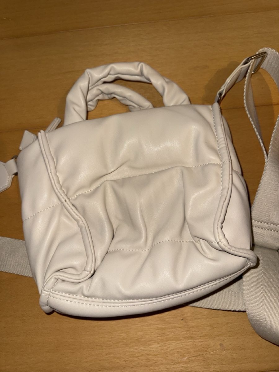 H&M Borse da donna: Sac bandoulière beige utilisé – Usato da Chêne-Bourg venduto da car_xvf2