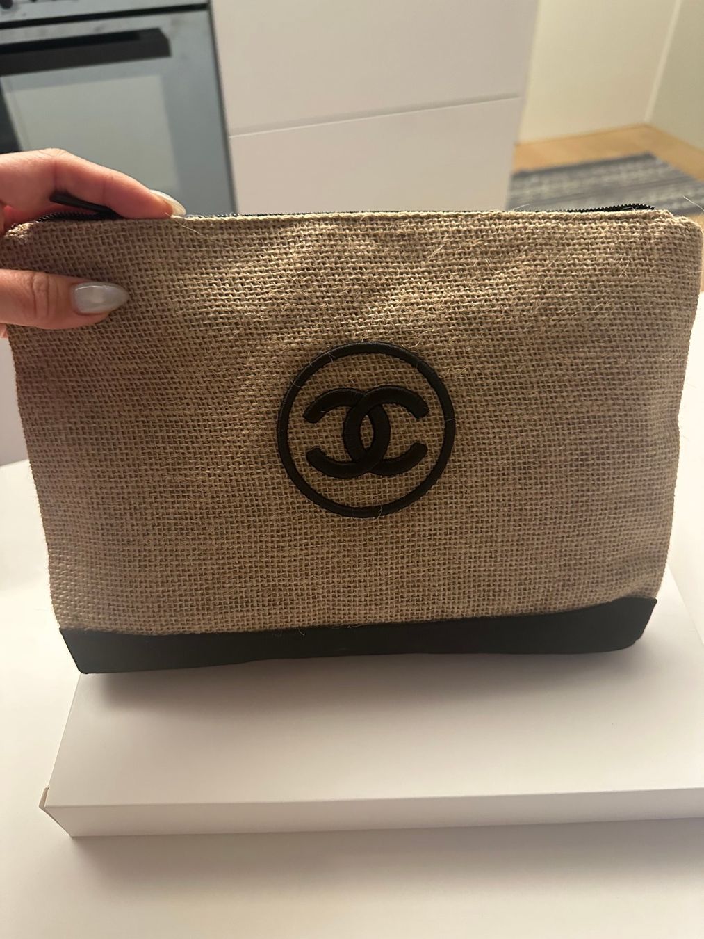 Chanel Borse: Chanel jute Cluth – Nuovo e nell'imballaggio originale da Steinmaur venduto da regenbogen052