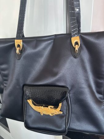 Handtasche sehr speziell