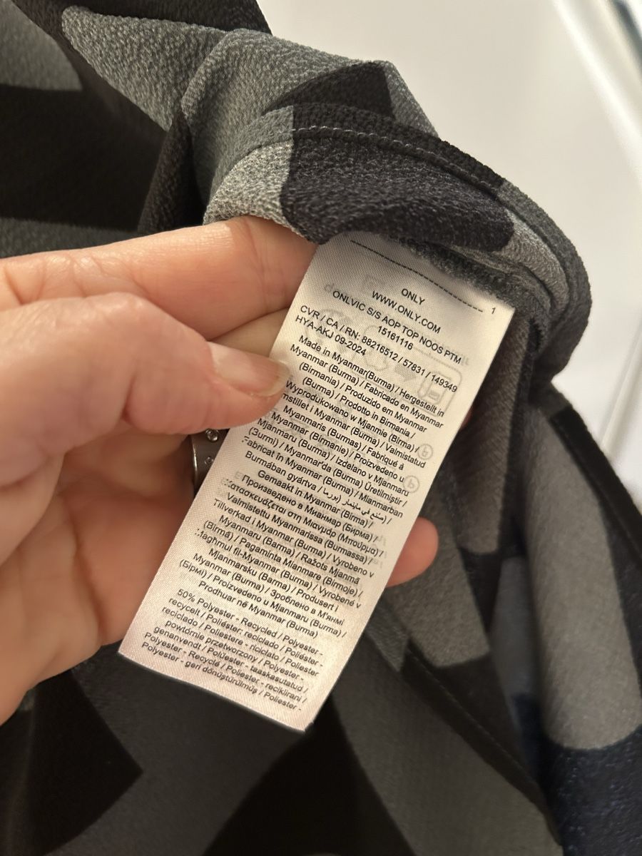 Only Camicette: Bluse vo Only, Grau Schwarz, Gr. 38, Neu! – Nuovo e nell'imballaggio originale da Erlinsbach SO venduto da hallon480 2