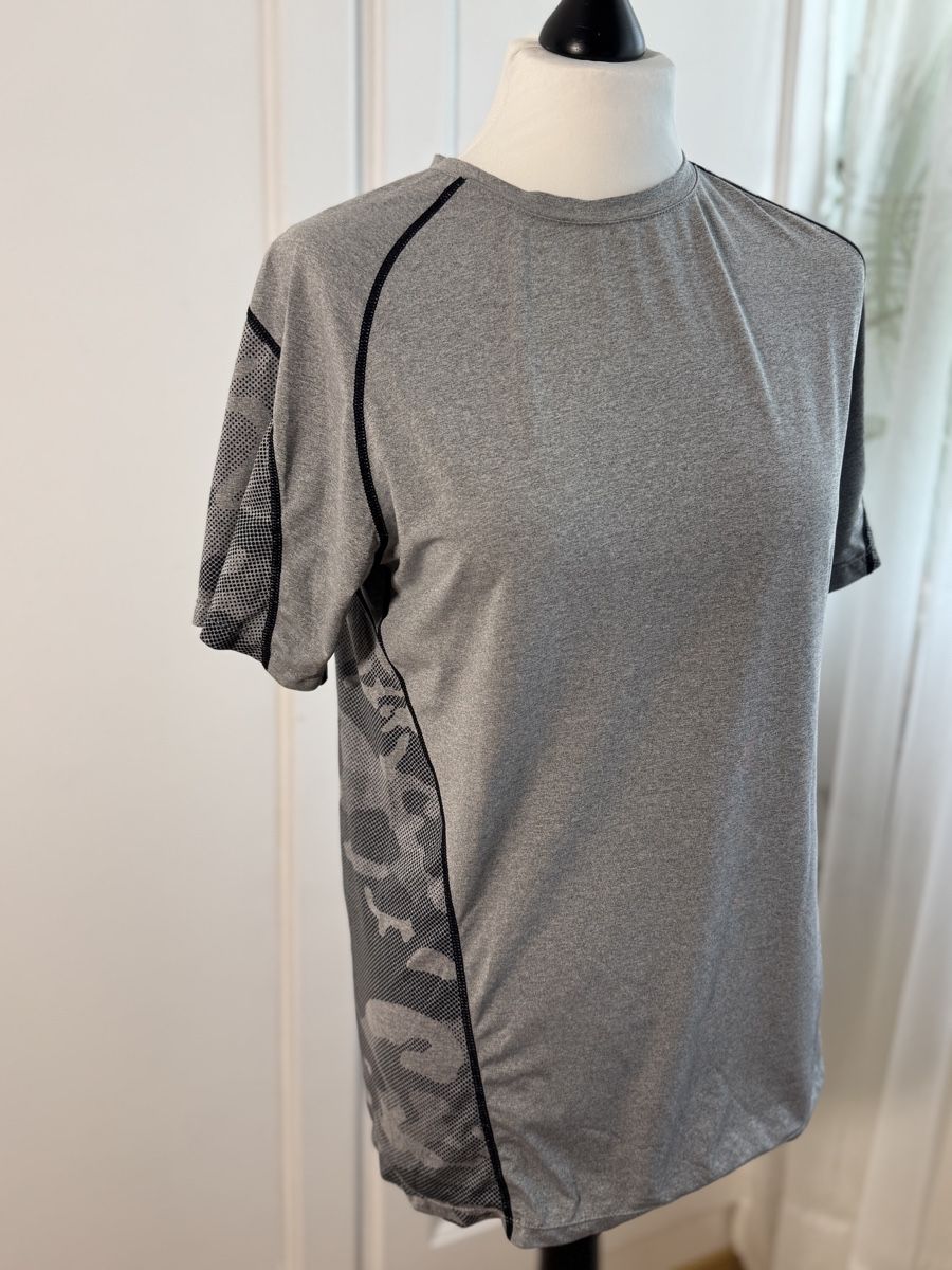 T-shirt: 4 Sport Shirts Gr. M – Usato da Wetzikon ZH venduto da el-lustigo2 3