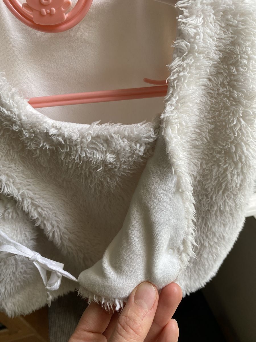 Altro abbigliamento per bambina: kuschelige Weste 92 – Usato da Zürich venduto da Mariaov 3