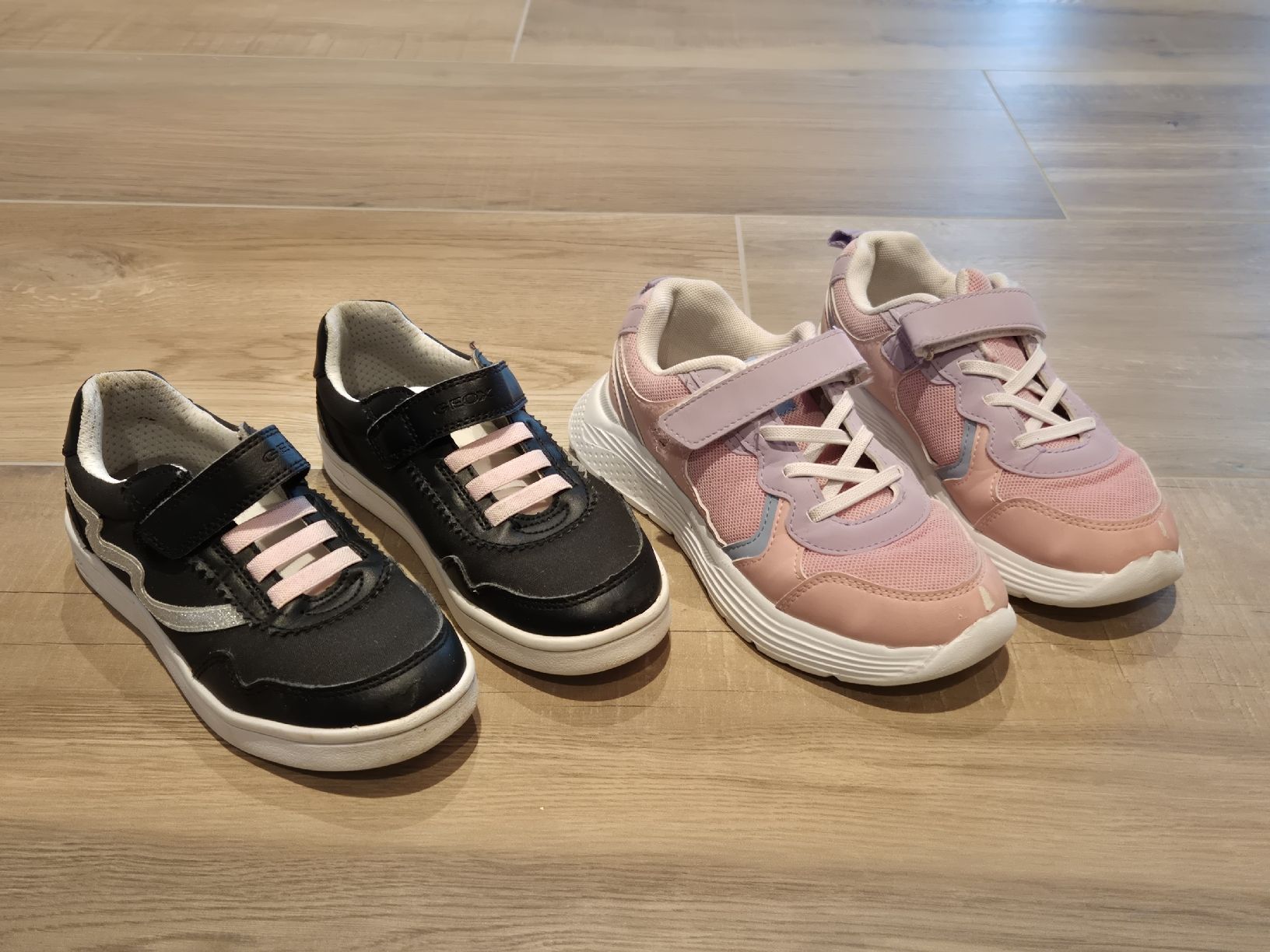 Scarpe per ragazze: Kinder-Turnschuhe in Grösse 33 – Usato da Hörhausen venduto da mountain18