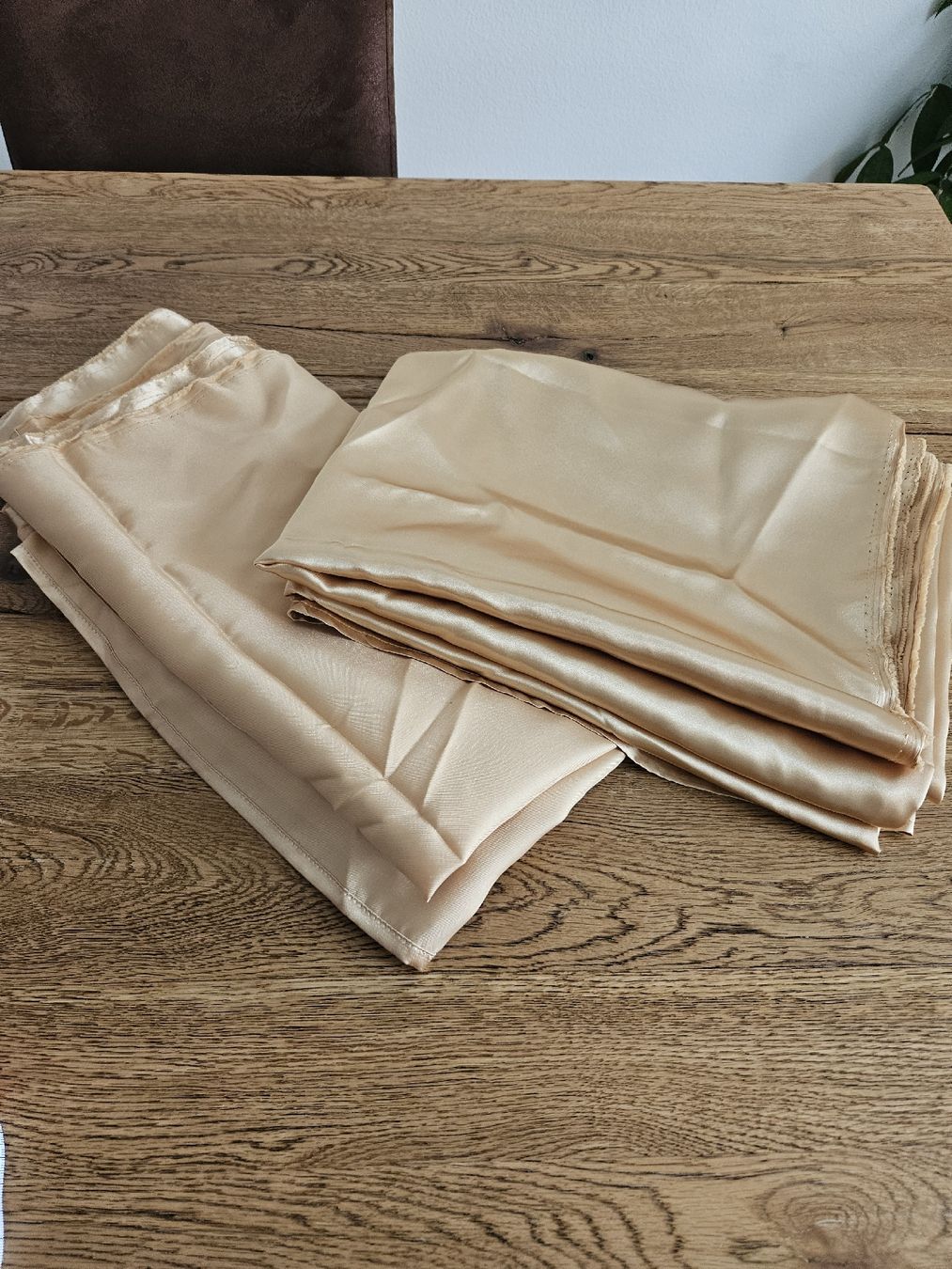 Tessuti: Stoff, Gold glänzend, 2 Stück – Nuovo e nell'imballaggio originale da Zürich venduto da zweistein03
