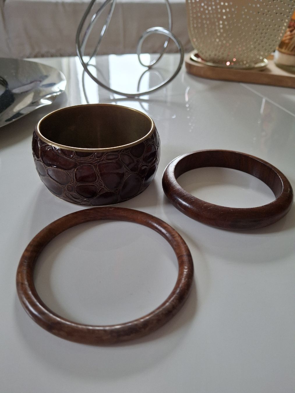 Sonstiger Schmuck: Lot de 3 bracelets effet bois – Gebraucht aus Lausanne von Cognitia