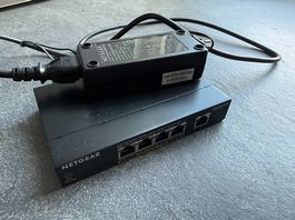 5 Port Netgear Switcg mit 4 PoE Port