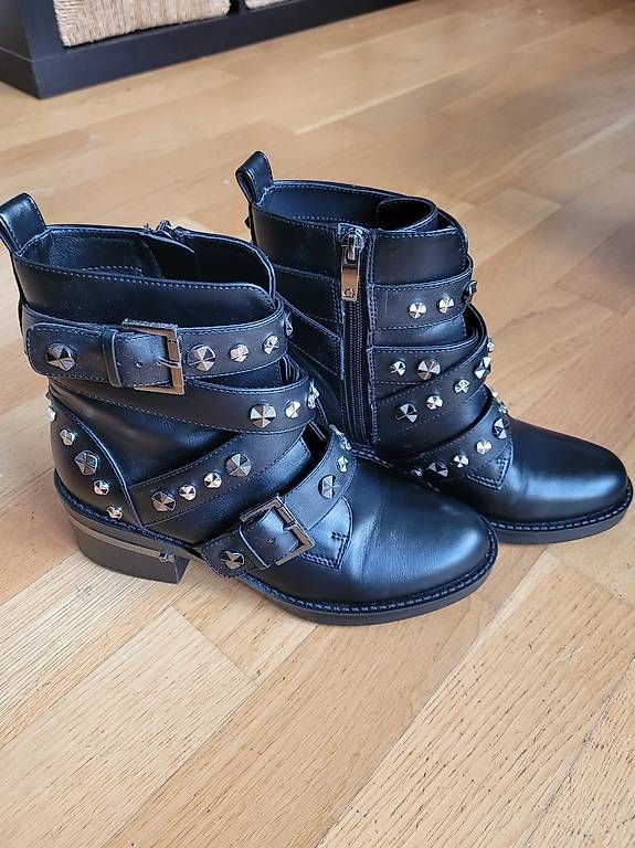 Scarpe da donna: Guess Stiefeletten Gr. 37 – Usato da Boll venduto da ttr-fun 4
