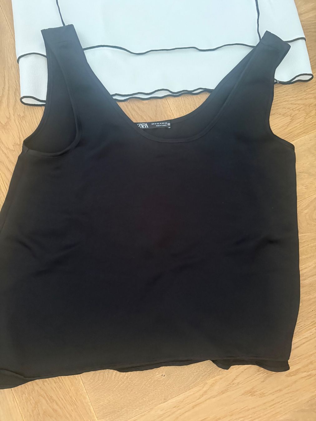 Zara Lotti di vestiti: Zara Oberteil M Kleiderpaket – Usato da Zürich venduto da iva_7658 3