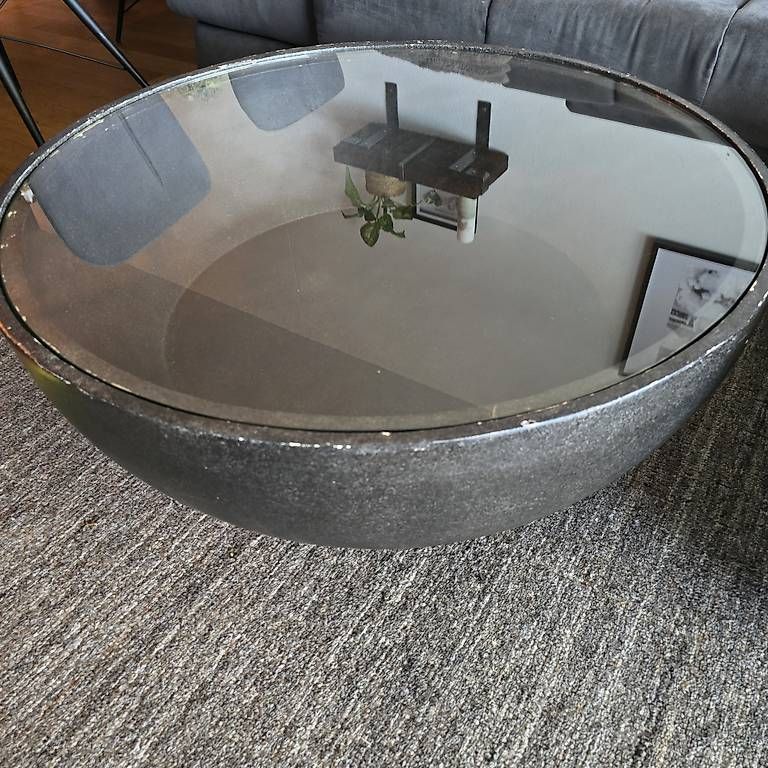 Tables: Moderner couchtisch Marmoroptik  – D'occasion à Döttingen par Mass-krisG 2