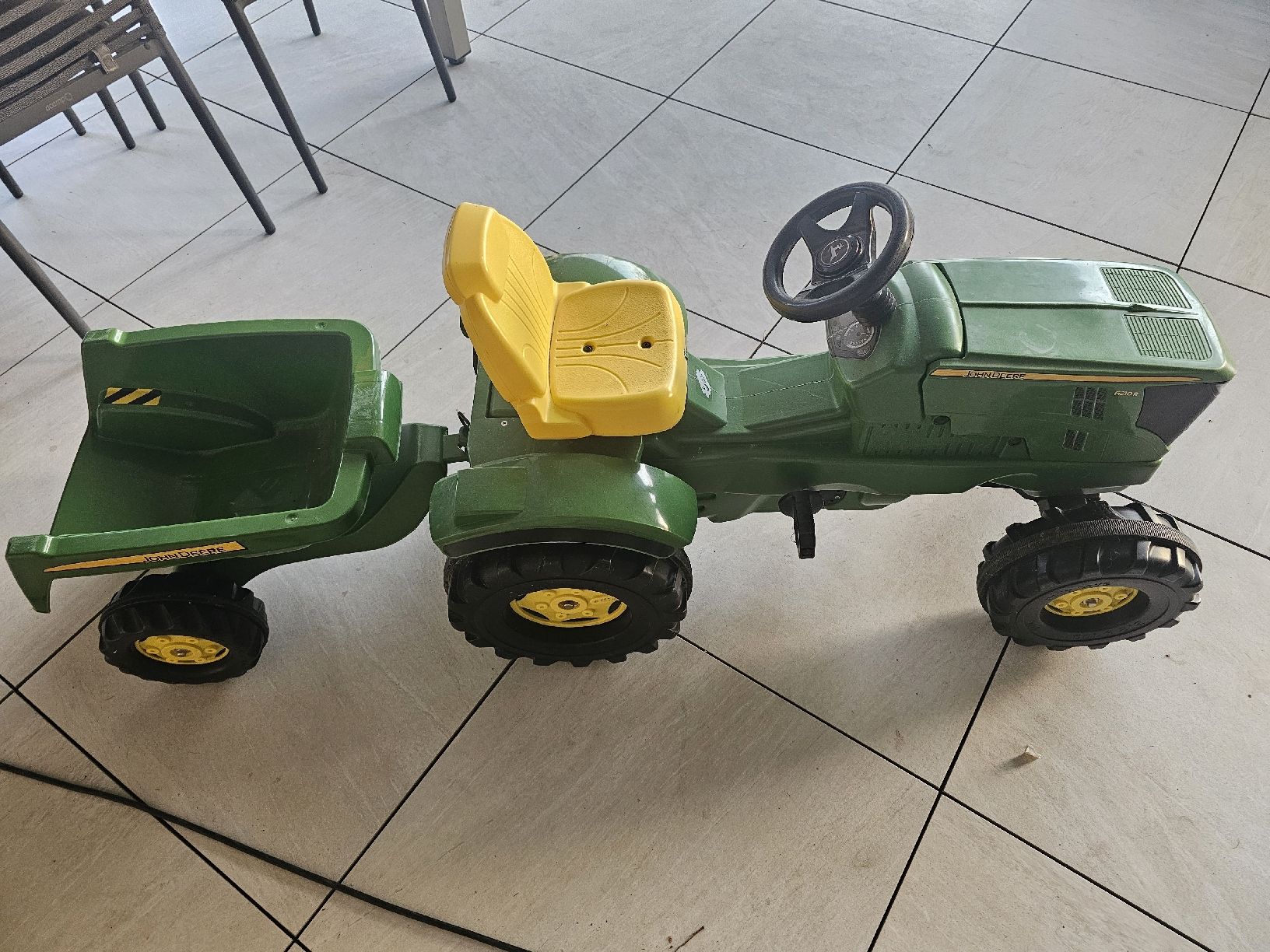 John Deere Veicoli per bambini: John Deere Kindertraktor mit Anhänger – Usato da Arch venduto da Marcinho1313