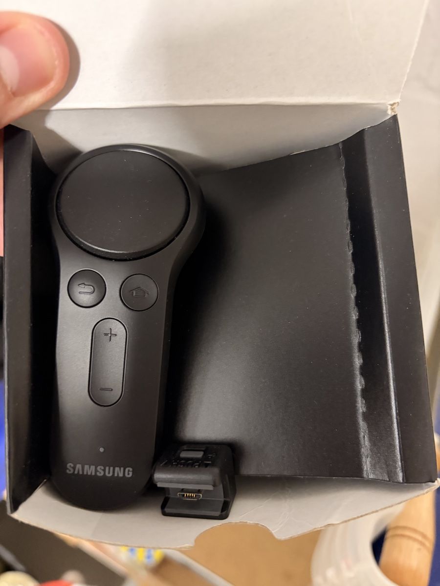 Samsung Casque VR: Samsung Gear VR with Controller  – D'occasion à Kölliken par MaRo1303 2