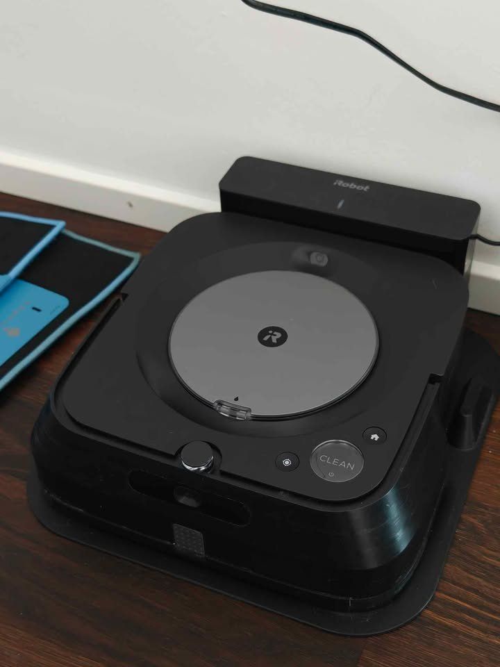Irobot Aspirapolveri & Accessori: iRobot Braava m6 schwarz – Usato da Zürich venduto da m00ds 1